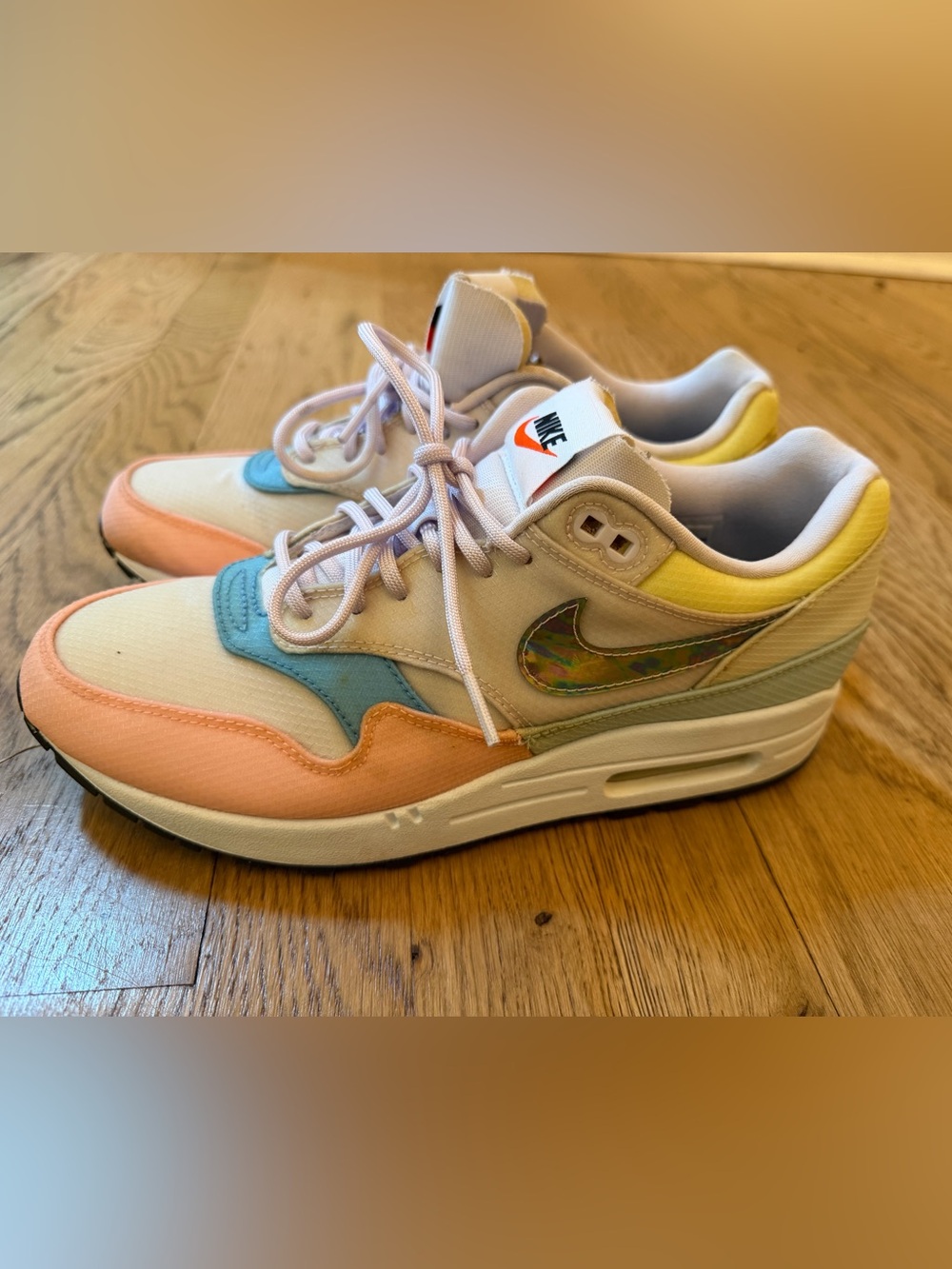 Nike Women’s Pastel air max Sneakers Sz 9